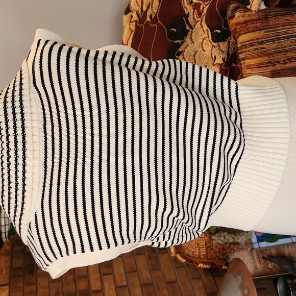 Cider brand NWT cropped sweater size XL 2 front pockets wide collar white black - Picture 4 of 8